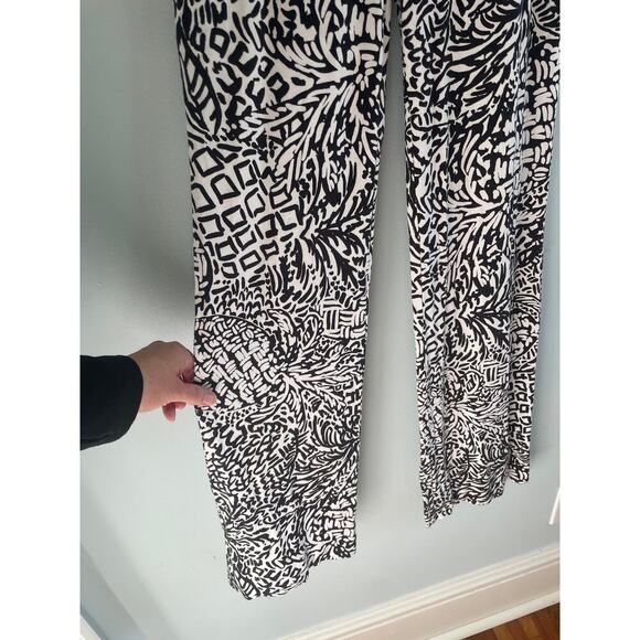 Lilly Pulitzer women’s Small elastic waist wide leg pant B&W pineapple print - Picture 3 of 6